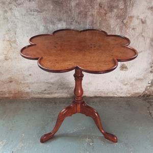 Georgian Style Revolving Lobed Pie Crust Tilt Top Table. (3).jpg